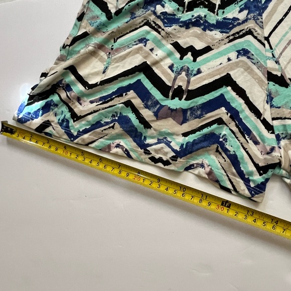 THREADS & THOUGHT Brand Multi Color Chevron Design Romper - Picture 3 of 5